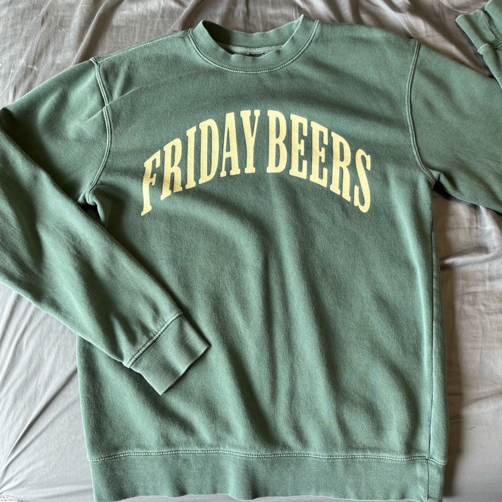 Friday Beers campus crewneck